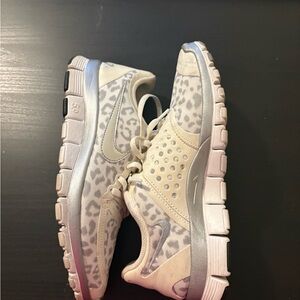 Nike Free Women's Leopard Print Sneakers - White and Silver